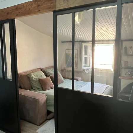 Au Coeur De La Apartment